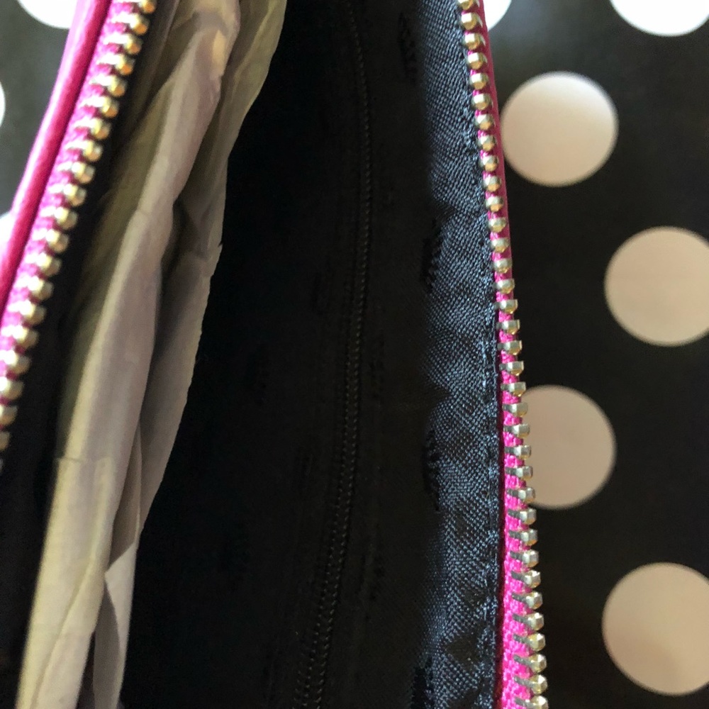 Authentic Juicy Couture pink wristlet!🌸 - Picture 4 of 4